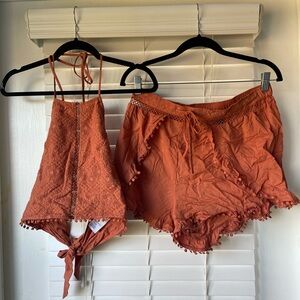 AE 2 piece matching Set, rust worn 2-3 times. Top medium bottoms large